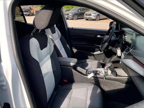 Used 2025 Chevrolet Trax RS w/ Driver Confidence Package FWD image 9