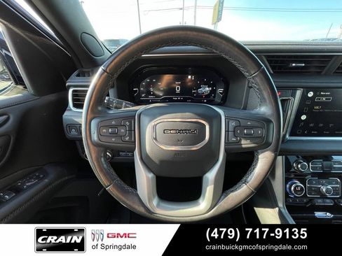 Used 2022 GMC Yukon Denali w/ Denali Premium Package AWD/4WD image 13