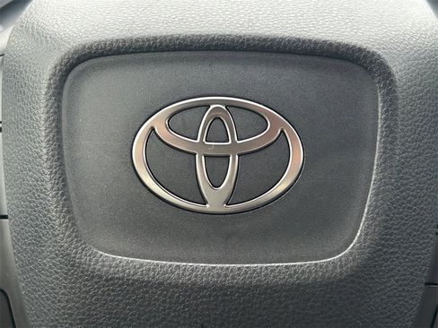 Used 2025 Toyota Prius LE image 34