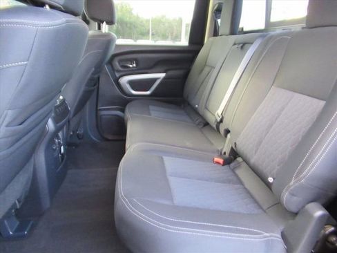 Used 2018 Nissan Titan SV w/ SV Convenience Package image 28