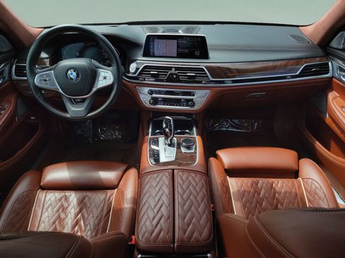Used 2022 BMW 750i xDrive AWD/4WD image 14