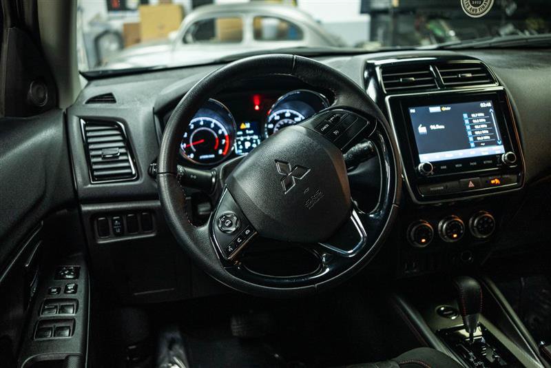 Used 2025 Mitsubishi Outlander Sport LE AWD/4WD image 15