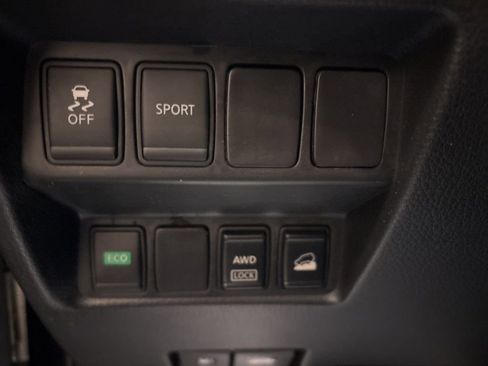 Used 2016 Nissan Rogue S image 15