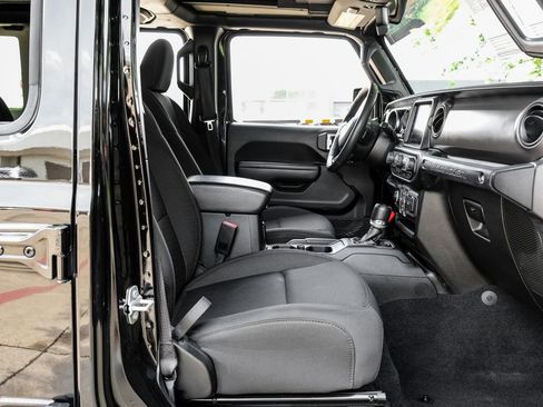 Used 2022 Jeep Wrangler Unlimited Sport w/ Sun And Sound Package image 43