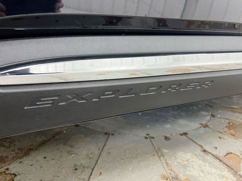 Used 2020 Ford Explorer XLT w/ Comfort Package image 26