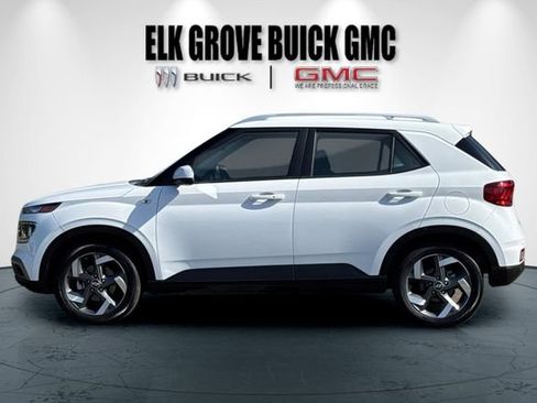 Used 2025 Hyundai Venue SEL FWD image 7