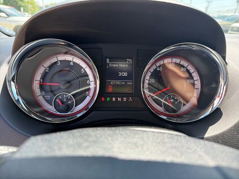 Used 2019 Dodge Grand Caravan SXT w/ Rear Park Assist Package FWD image 14