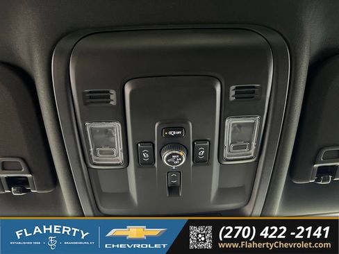 Used 2025 GMC Yukon XL Denali AWD/4WD image 33