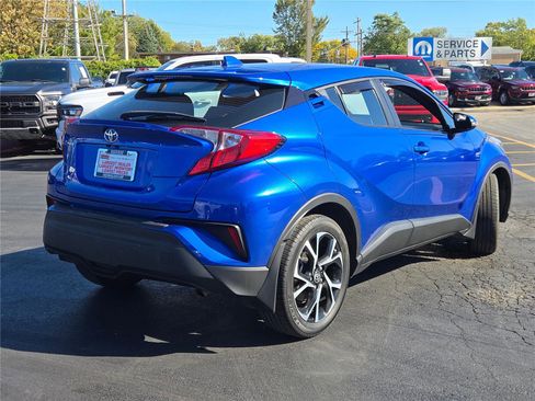 Used 2021 Toyota C-HR XLE image 12