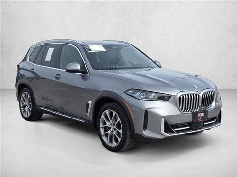 Used 2025 BMW X5 xDrive40i image 3