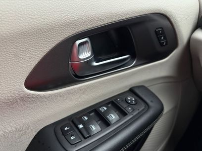 Certified 2024 Chrysler Pacifica Select
