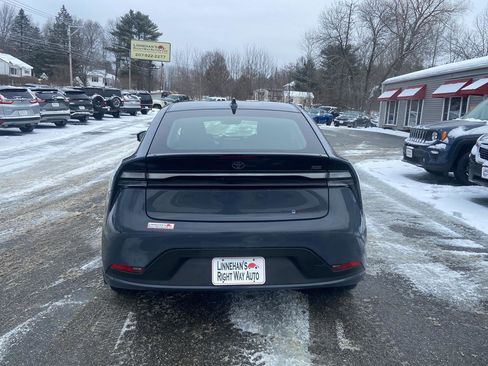 Used 2023 Toyota Prius Prime SE image 4