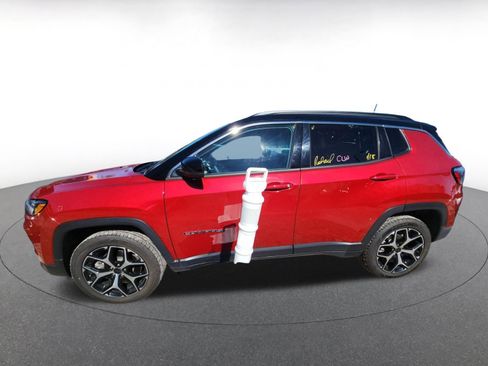 Used 2025 Jeep Compass Limited image 5