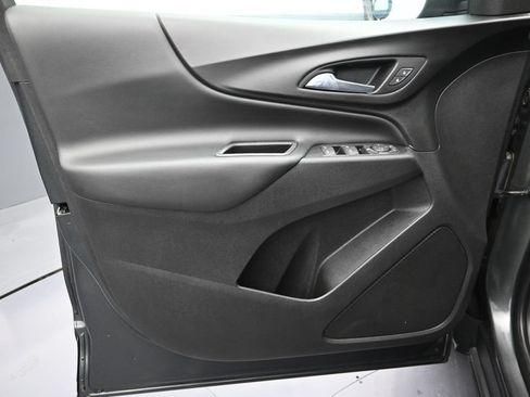 Used 2019 Chevrolet Equinox LT FWD image 12