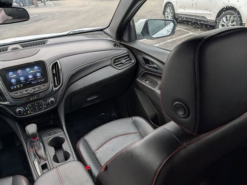 Used 2022 Chevrolet Equinox RS w/ RS Leather Package image 11