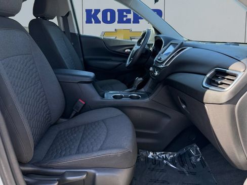 Used 2021 Chevrolet Equinox LT AWD/4WD image 17