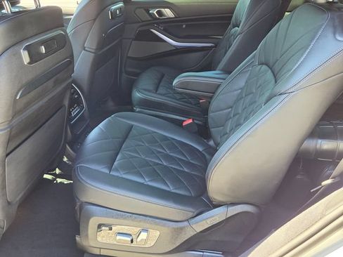 Used 2024 BMW X7 xDrive40i AWD/4WD image 13
