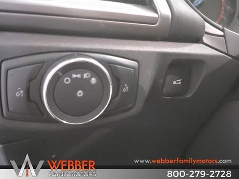 Used 2016 Ford Fusion SE w/ SE Cold Weather Package FWD image 18