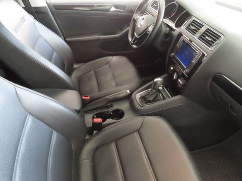 Used 2016 Volkswagen Jetta SEL FWD image 26