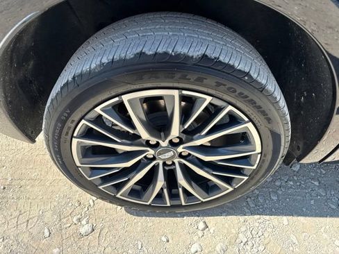 Used 2024 Cadillac XT4 Sport w/ Cold Weather Package FWD image 12