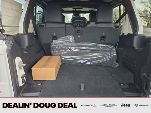 New 2026 Jeep Wrangler Unlimited Rubicon image 17