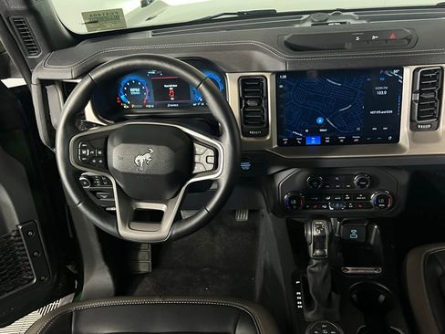 Used 2025 Ford Bronco Outer Banks image 15