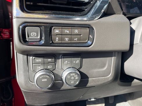 New 2026 GMC Yukon Denali w/ Sun & Power Step Package image 17