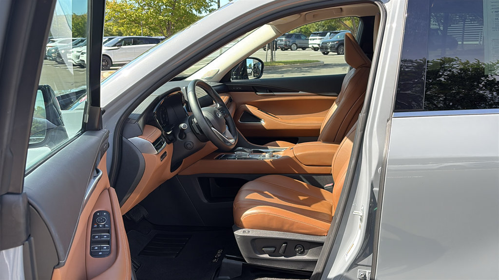Used 2025 INFINITI QX60 Sensory w/ Vision Package AWD/4WD image 12