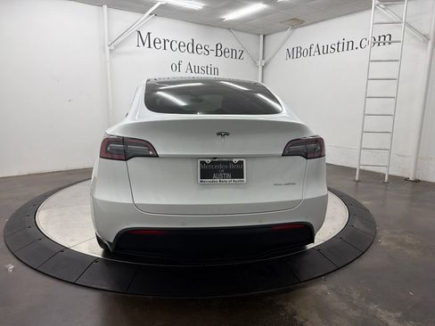 Used 2022 Tesla Model Y Long Range AWD/4WD image 5