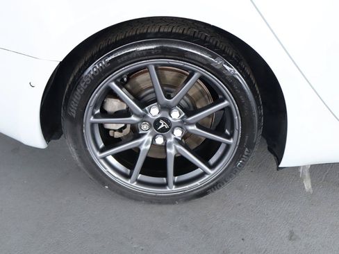 Used 2020 Tesla Model 3 Long Range AWD/4WD image 5