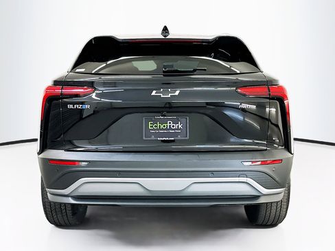 Used 2024 Chevrolet Blazer EV LT image 7