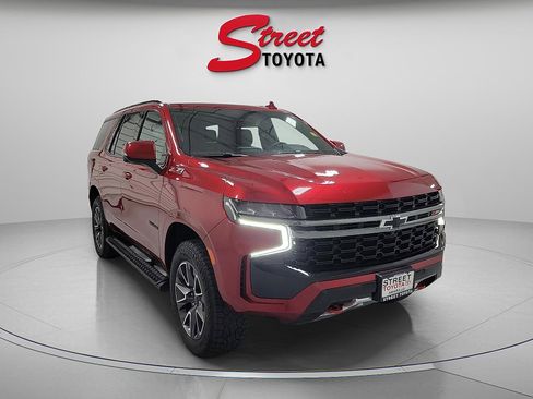 Used 2022 Chevrolet Tahoe Z71 w/ Luxury Package AWD/4WD image 5