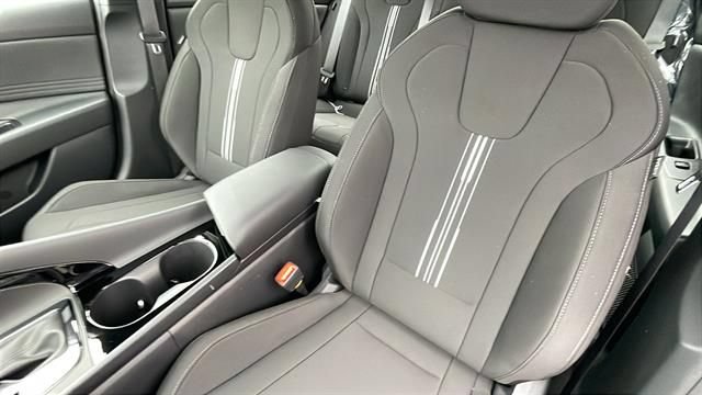 New 2025 Hyundai Elantra SEL FWD image 10