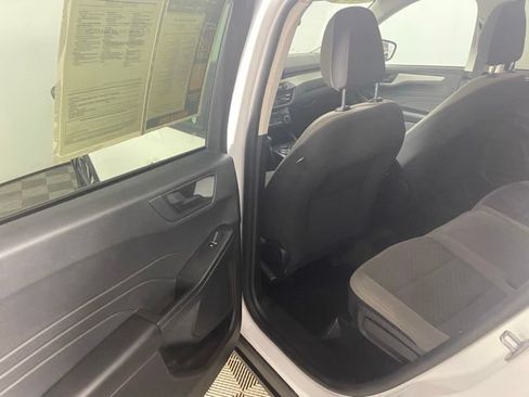 Used 2022 Ford Escape SE w/ SE Sport Appearance Package AWD/4WD image 18