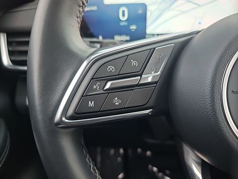 Used 2025 Buick Envision Preferred image 11