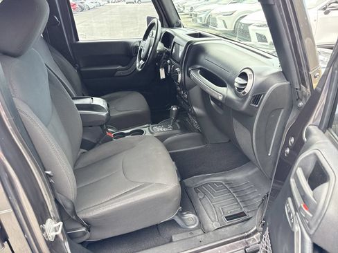 Used 2014 Jeep Wrangler Unlimited Sport w/ Quick Order Package 24S AWD/4WD image 28