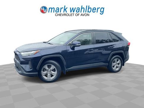 Used 2022 Toyota RAV4 XLE AWD/4WD image 4
