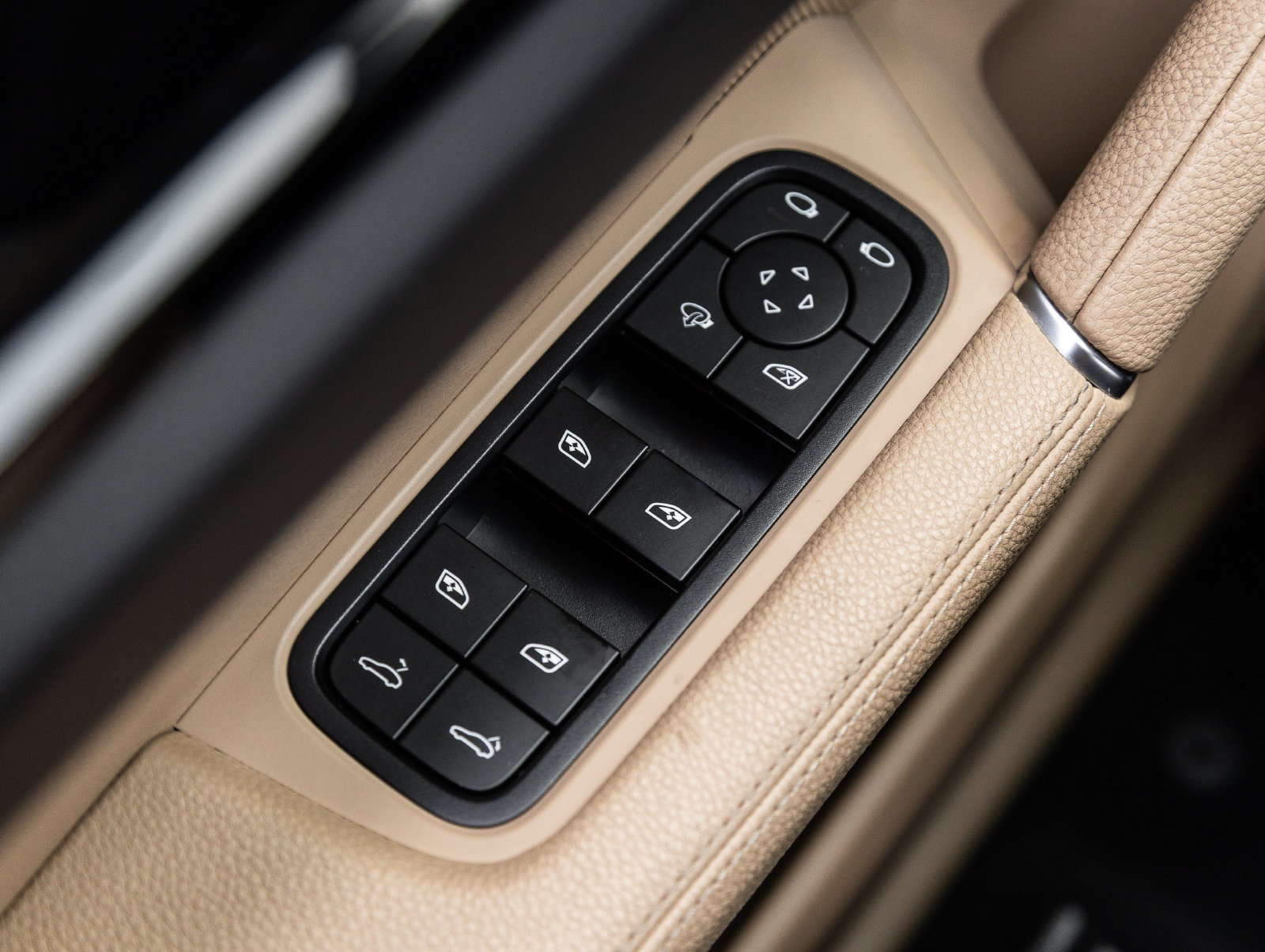Certified 2023 Porsche Cayenne AWD/4WD image 19