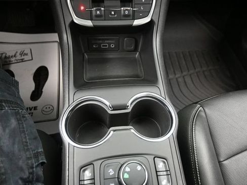 Used 2024 GMC Terrain SLT w/ Infotainment Package II AWD/4WD image 11