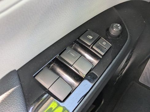 Used 2021 Toyota Prius LE FWD image 22