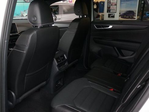 New 2024 Volkswagen Atlas Cross Sport SEL image 10