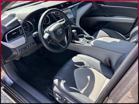 Used 2020 Toyota Camry XLE w/ Navigation Package AWD/4WD image 14