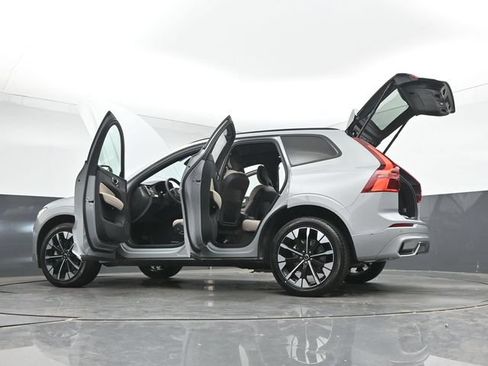 New 2026 Volvo XC60 B5 Plus w/ Protection Package Premier AWD/4WD image 56