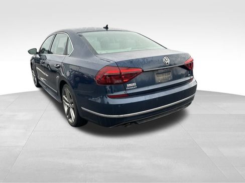 Used 2019 Volkswagen Passat 2.0T SE R-Line image 5