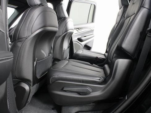 New 2025 Jeep Grand Cherokee L Limited w/ Black Appearance Package image 18