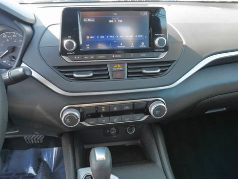 Used 2024 Nissan Altima 2.5 S image 25