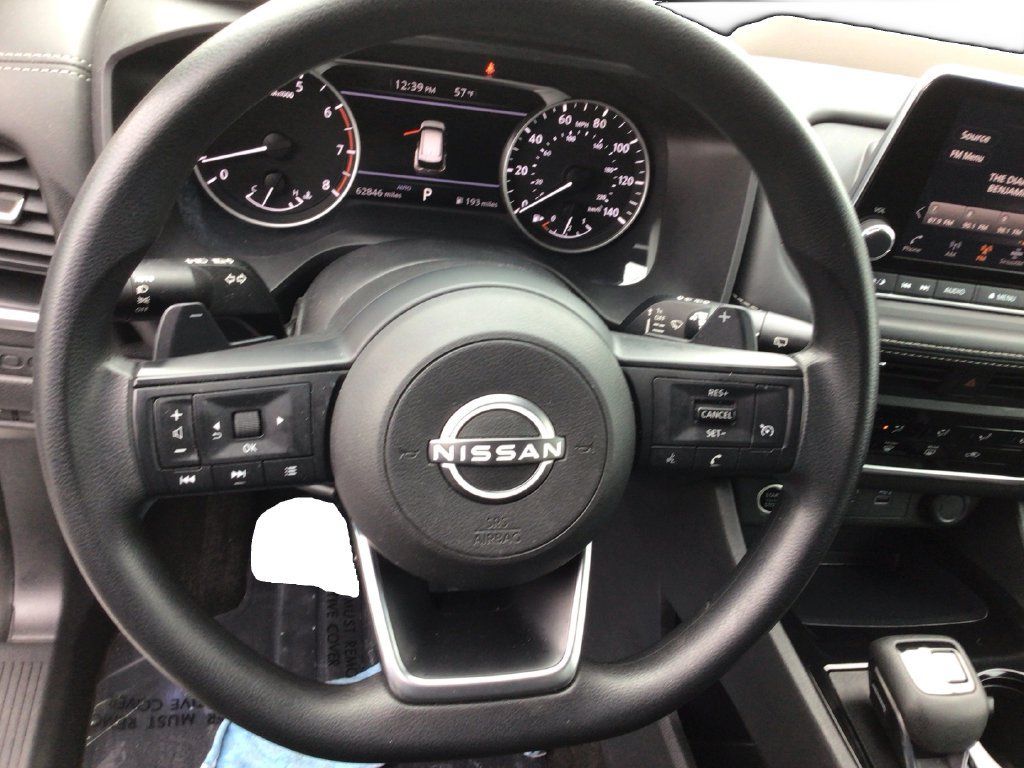 Used 2023 Nissan Rogue S AWD/4WD image 17
