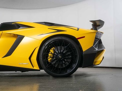 Used 2016 Lamborghini Aventador LP 750-4 Superveloce AWD/4WD image 12