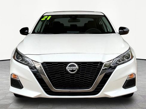 Used 2021 Nissan Altima 2.5 SR w/ SR Premium Package AWD/4WD image 2