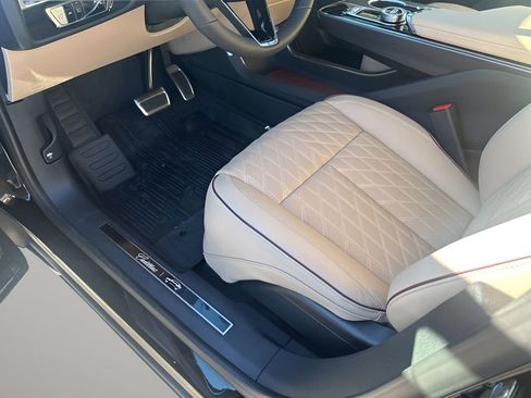 New 2026 Cadillac Lyriq Signature Luxury w/ Nappa Leather Package AWD/4WD image 28